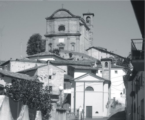 San Giacomo da via Roma; in alto la parrocchiale di Sant'Ambrogio (foto di Serena Vanni)